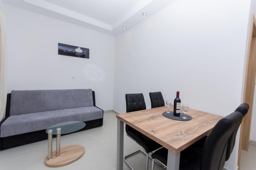 Apartments Bisera Трогир Экстерьер фото