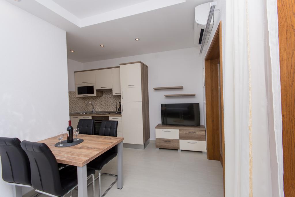 Apartments Bisera Трогир Экстерьер фото