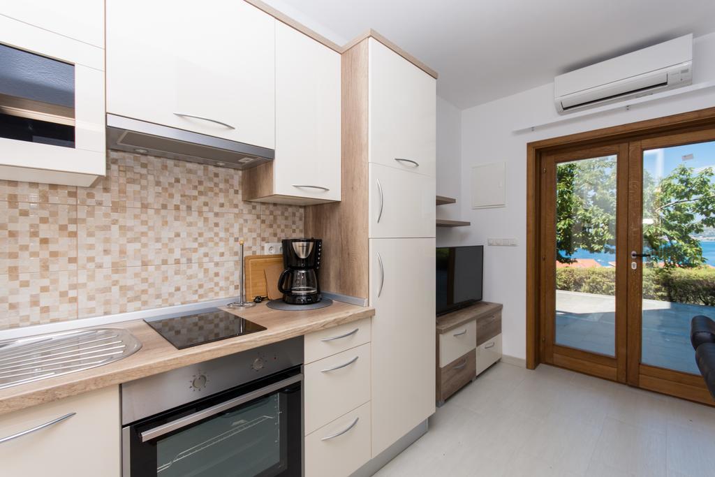 Apartments Bisera Трогир Экстерьер фото