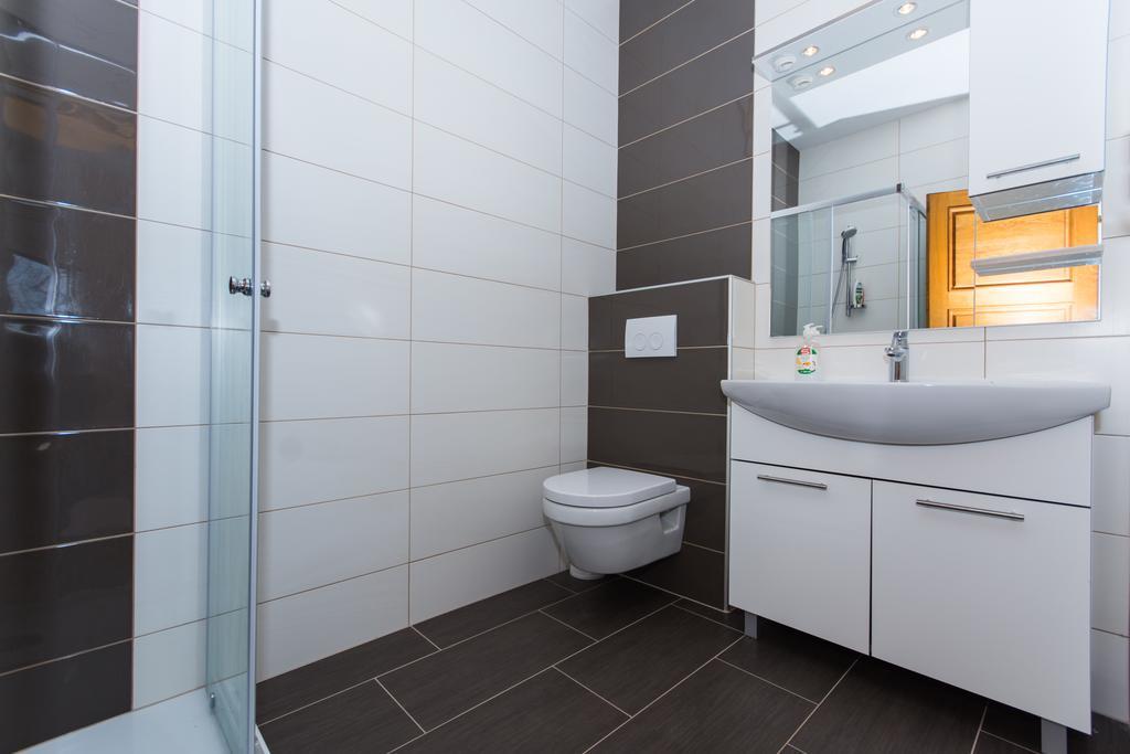 Apartments Bisera Трогир Экстерьер фото