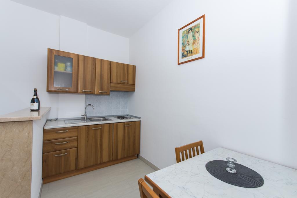 Apartments Bisera Трогир Экстерьер фото