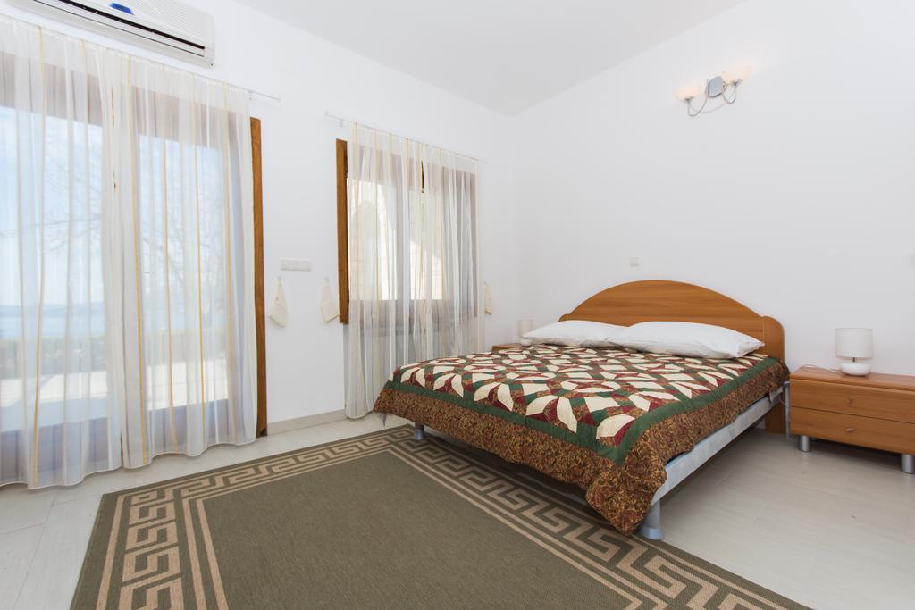 Apartments Bisera Трогир Экстерьер фото